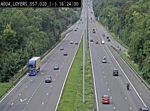 Webcam E411 au niveau du viaduc de Beez à Loyers, entre Champion et Warissoulx. Vue orientée vers Bruxelles