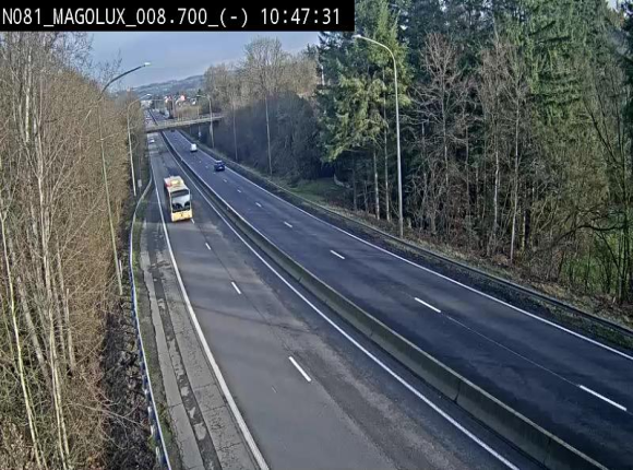 Webcam sur la N81 (E411) à hauteur de la jonction avec la N883. Vue orientée vers Arlon