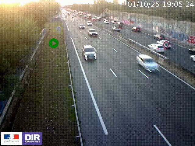 Webcam à Bron sur l'A43 à la jonction avec le boulevard périphérique de Lyon (D383). Vue orientée vers Lyon