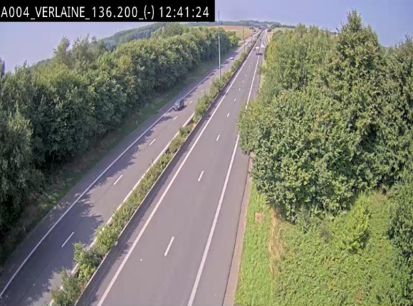 Webcam sur l'E411 à hauteur du pont surplombant la N40, à proximité de la sortie 26 Verlaine - Libramont-Chevigny. Vue orientée vers Namur