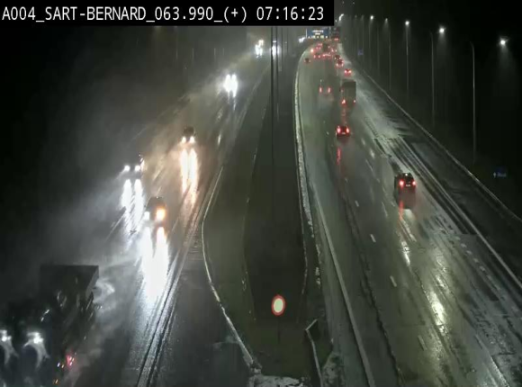 Webcam sur l'E411 à hauteur de la jonction avec la N4 à la sortie de Namur. Vue orientée vers Luxembourg