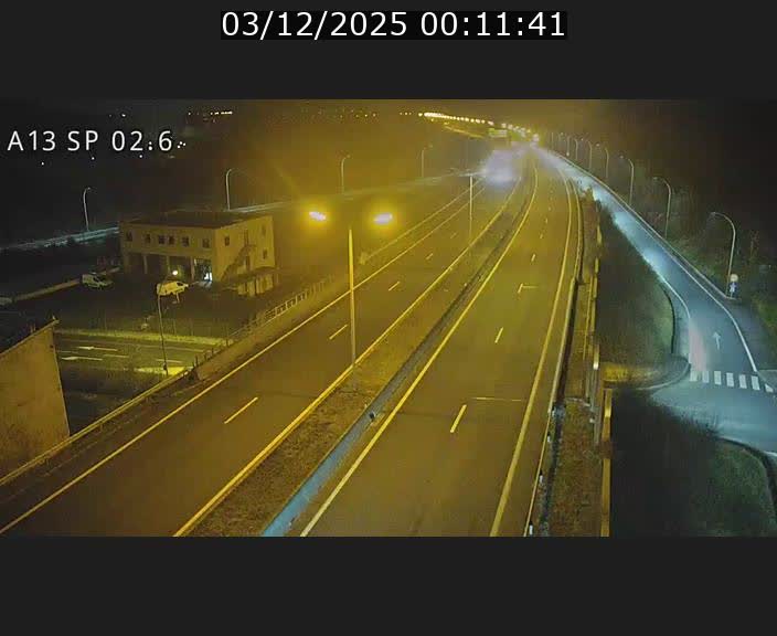 Traffic live webcam Luxembourg Sanem - A13 direction Pétange - BK 2.6