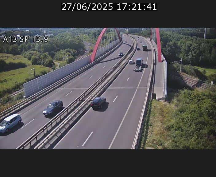 Traffic live webcam Luxembourg Kayl - A13 direction Esch-sur-Alzette/Luxembourg-ville - BK 13.9