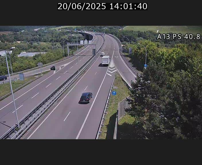 Webcam autoroute A13 à la sortie est du tunnel Markusbierg à Schengen. Vue sur le pont de la Moselle, vers l'Allemagne