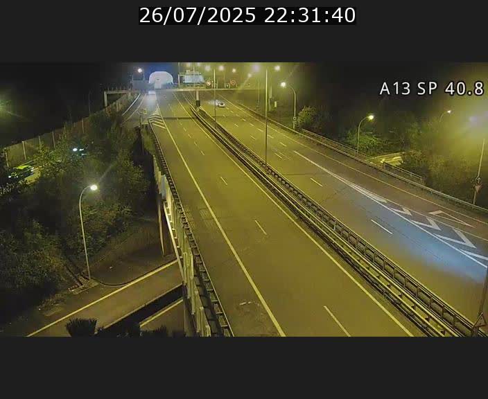 Webcam avec vue sur l'entrée côté allemand du tunnel Markusbierg à Schengen. Vue orientée vers le tunnel et Bettembourg