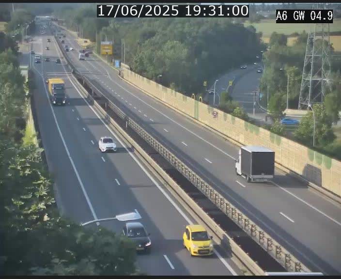 Traffic live webcam Luxembourg Croix de Cessange - A6 - BK 4.9 - direction Belgique