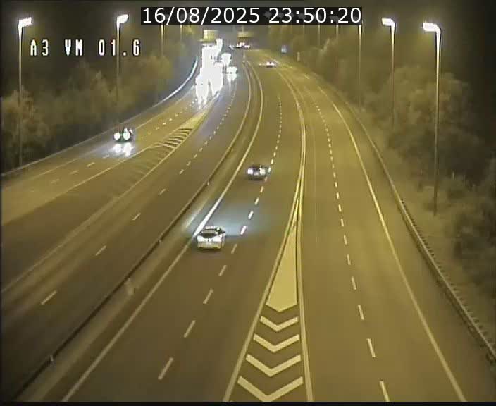 Traffic live webcam Luxembourg - Croix de Gasperich - A3 - BK 1.6 - direction France/Aire de Berchem