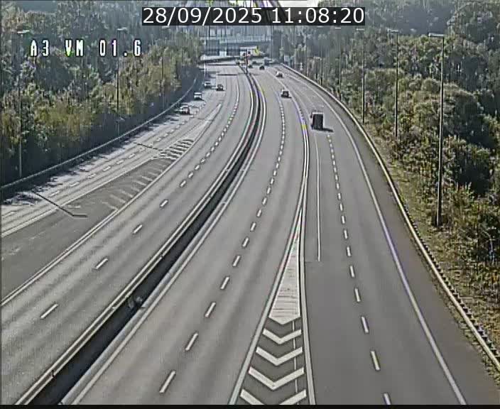 Traffic live webcam Luxembourg - Croix de Gasperich - A3 - BK 1.6 - direction France/Aire de Berchem