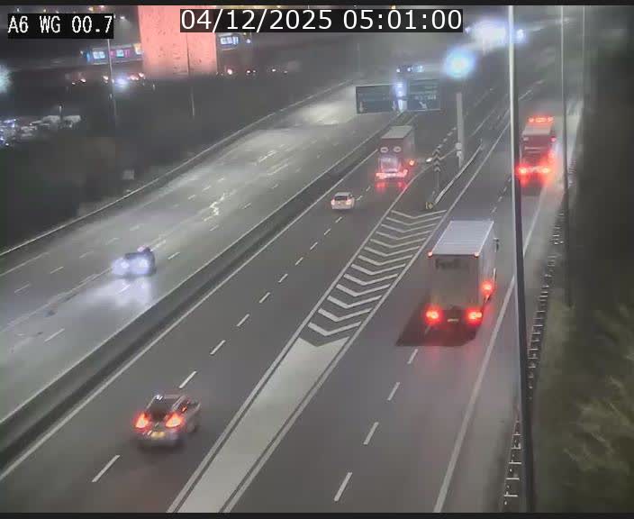 Traffic live webcam Luxembourg Croix de Cessange - A6 - BK 0.7 - direction A3 France