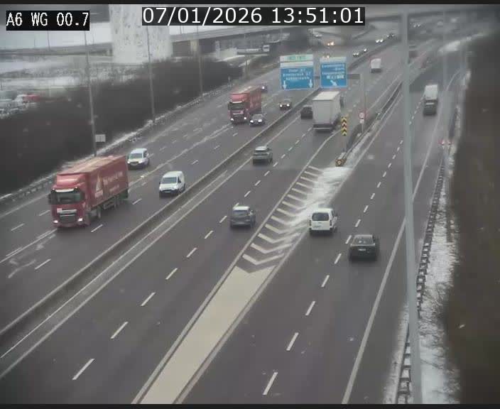 Traffic live webcam Luxembourg Croix de Cessange - A6 - BK 0.7 - direction A3 France