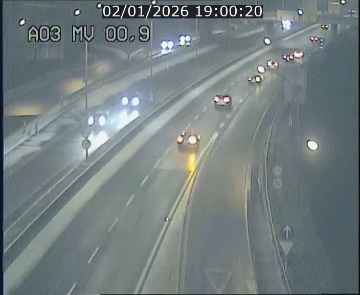 Traffic live webcam Luxembourg Croix de Gasperich - A3 - BK 0.4 - direction Luxembourg