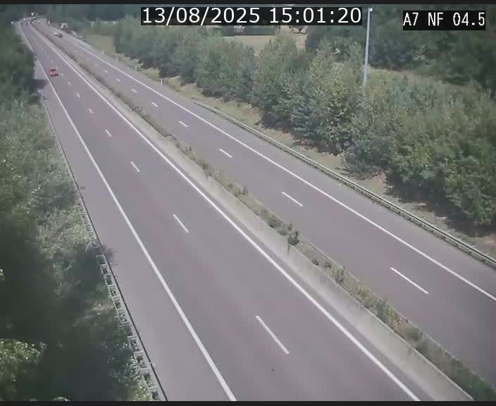 Caméra autoroute Luxembourg A7 - Passage à gibier Rëngelbour - direction Tunnel Grouft