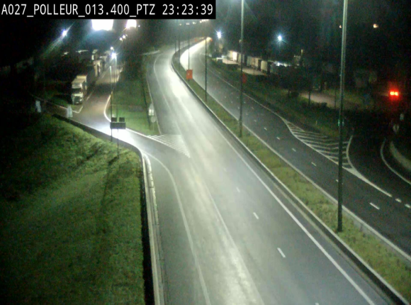 Webcam A27/E42 avec vue sur le parking de l'aire de Polleur, après le Viaduc de Polleur à Theux. Vue orientée vers Liège