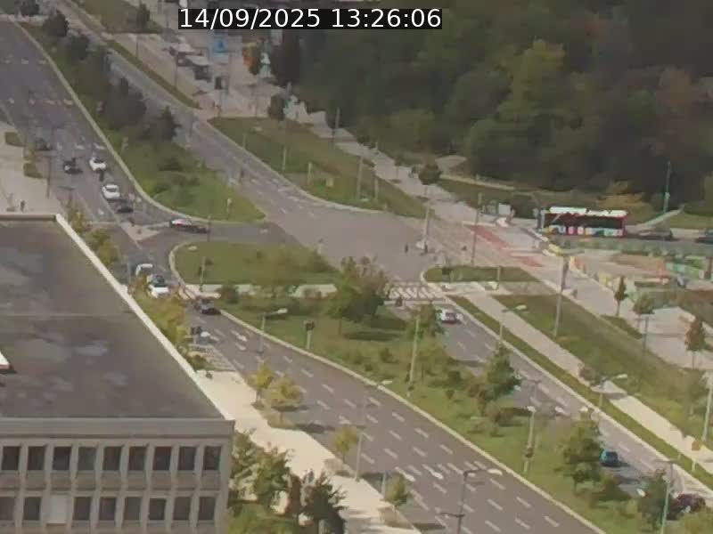 Webcam sur l'avenue John Fitzgerald Kennedy (N51) avec vue sur le Pont rouge (Pont Grande Duchesse Charlotte), l'arrêt Pfaffenthal et l'entrée du quartier Kirchberg