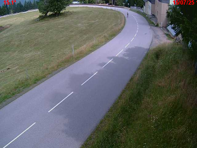 Webcam en haut du col du Ballon d'Alsace sur la D465 à 1075 mètres d'altitude dans les Vosges