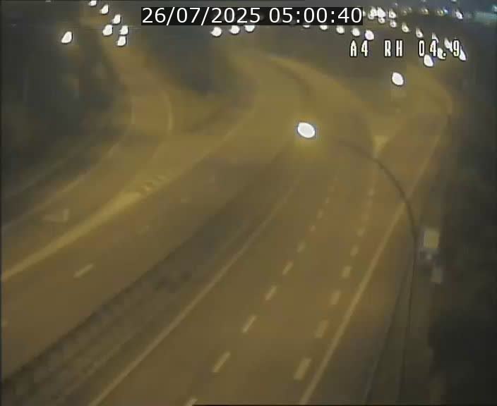 Traffic live webcam Luxembourg Leudelange - A4 - BK 4.9 - direction Luxembourg