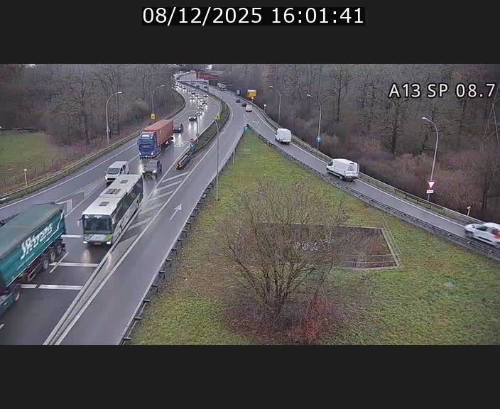 Traffic live webcam Luxembourg Jonction Lankelz - A13 direction Pétange - BK 8.7