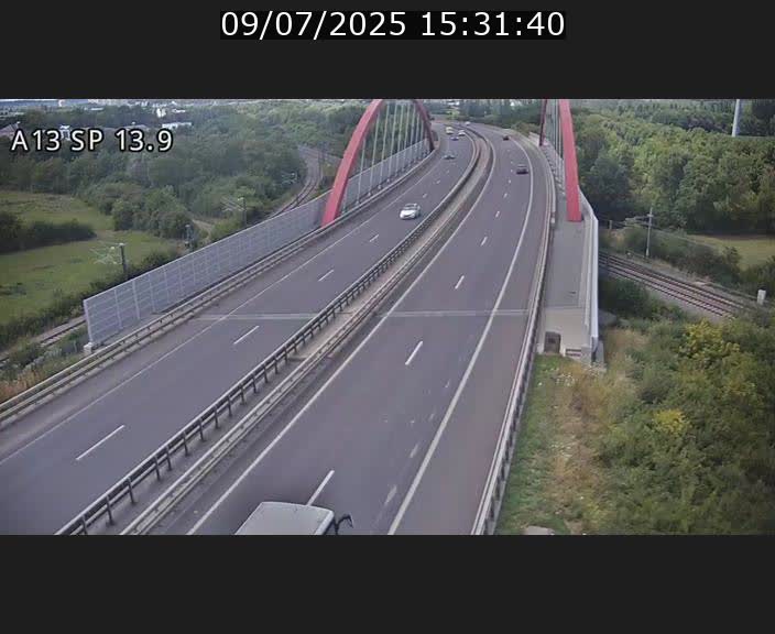 Traffic live webcam Luxembourg Kayl - A13 direction Esch-sur-Alzette/Luxembourg-ville - BK 13.9