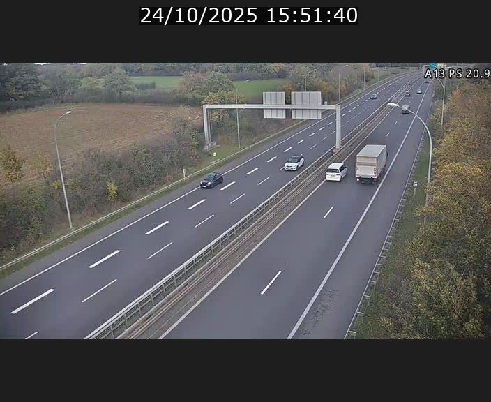 Traffic live webcam Luxembourg Croix de Bettembourg, rond-point d'Hellange - A13 direction Allemagne - BK 20.9