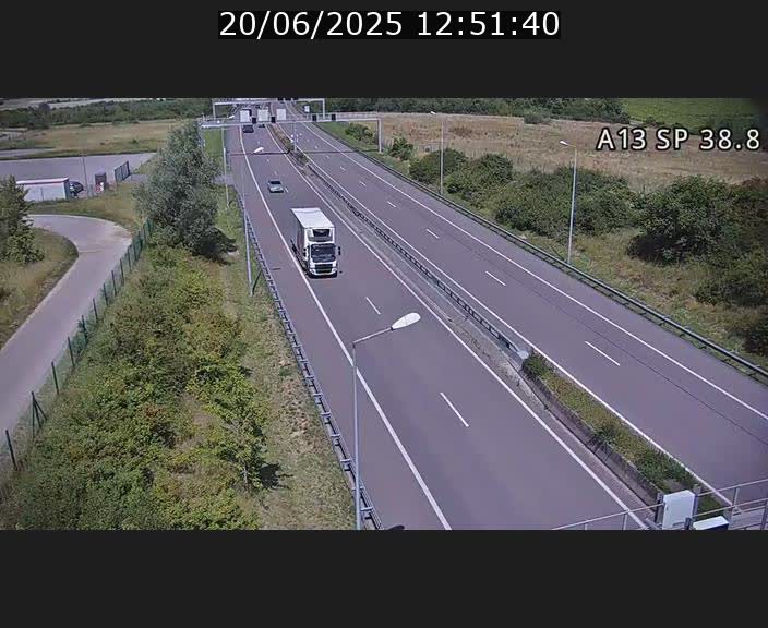 Webcam autoroute A13 à l'entrée ouest du tunnel Markusbierg à Schengen. Vue orientée vers le tunnel et l'Allemagne