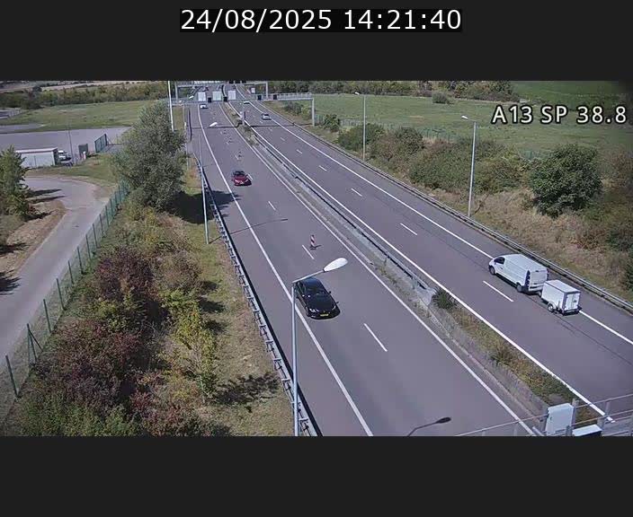 Webcam autoroute A13 à l'entrée ouest du tunnel Markusbierg à Schengen. Vue orientée vers le tunnel et l'Allemagne