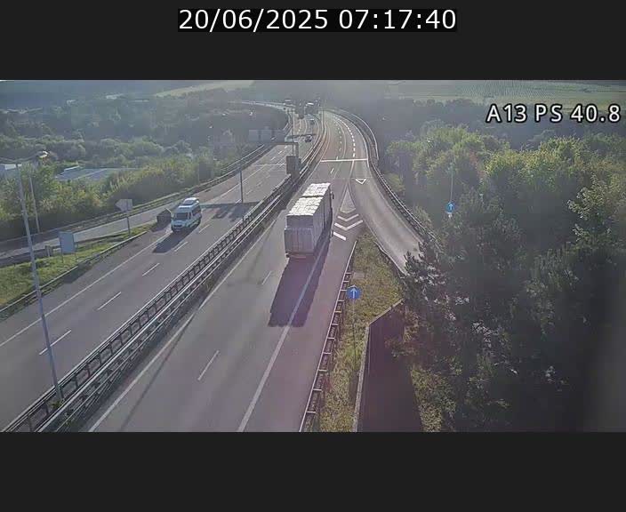 Webcam autoroute A13 à la sortie est du tunnel Markusbierg à Schengen. Vue sur le pont de la Moselle, vers l'Allemagne