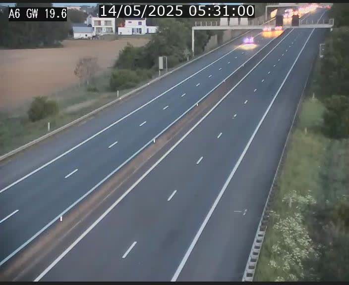 Traffic live webcam Luxembourg - Steinfort - A6 - BK 19.6 - direction Belgique