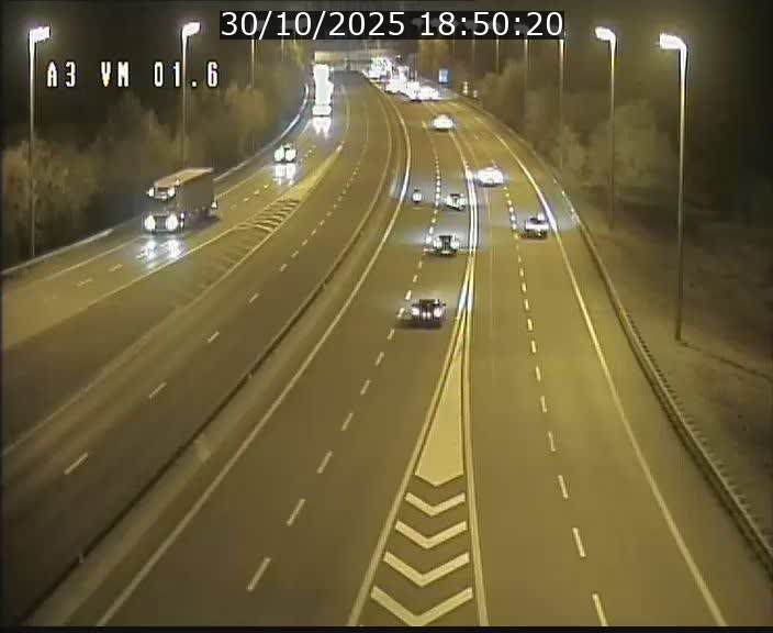 Traffic live webcam Luxembourg - Croix de Gasperich - A3 - BK 1.6 - direction France/Aire de Berchem