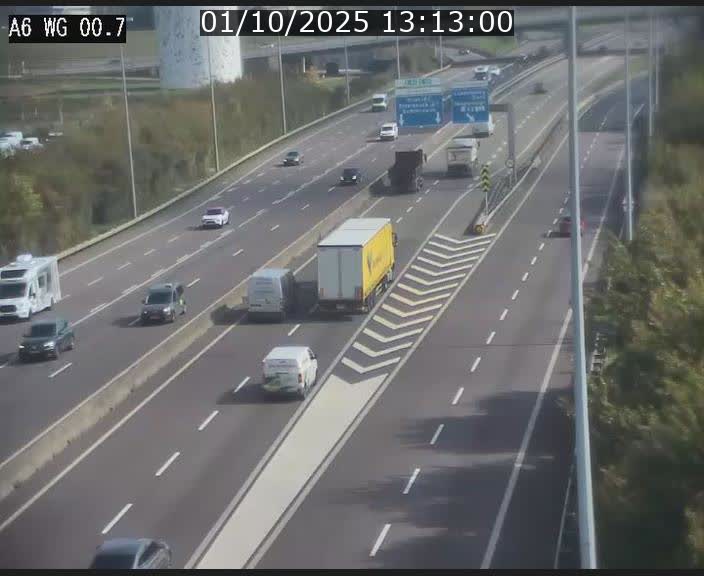 Traffic live webcam Luxembourg Croix de Cessange - A6 - BK 0.7 - direction A3 France