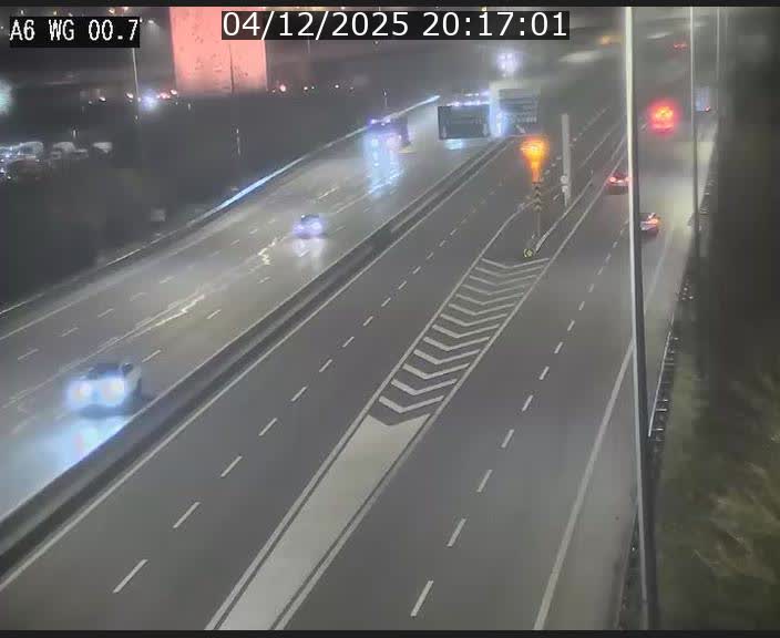 Traffic live webcam Luxembourg Croix de Cessange - A6 - BK 0.7 - direction A3 France