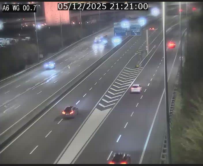 Traffic live webcam Luxembourg Croix de Cessange - A6 - BK 0.7 - direction A3 France