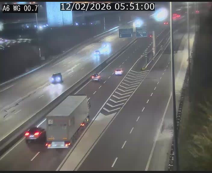 Traffic live webcam Luxembourg Croix de Cessange - A6 - BK 0.7 - direction A3 France