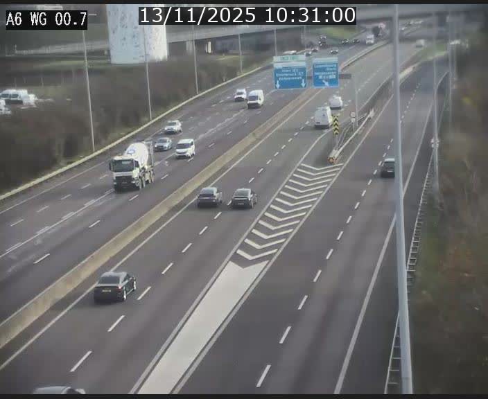 Traffic live webcam Luxembourg Croix de Cessange - A6 - BK 0.7 - direction A3 France