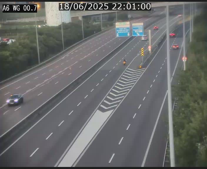 Traffic live webcam Luxembourg Croix de Cessange - A6 - BK 0.7 - direction A3 France
