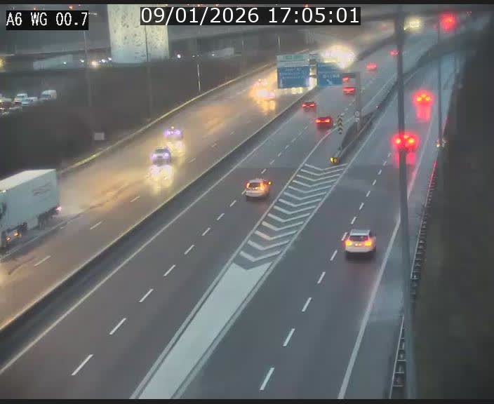 Traffic live webcam Luxembourg Croix de Cessange - A6 - BK 0.7 - direction A3 France
