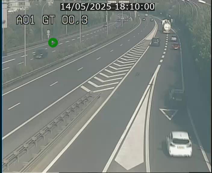 Traffic live webcam Luxembourg Croix de Gasperich - A1 direction Kirchberg - BK 0.3
