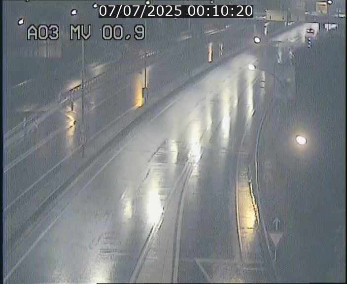 Traffic live webcam Luxembourg Croix de Gasperich - A3 - BK 0.4 - direction Luxembourg