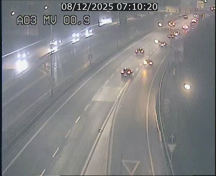 Traffic live webcam Luxembourg Croix de Gasperich - A3 - BK 0.4 - direction Luxembourg