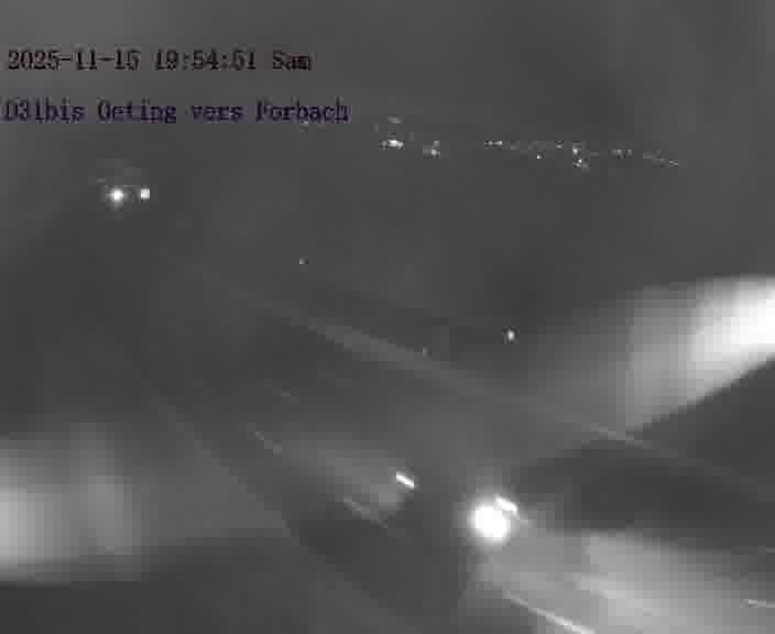 Caméra routière située sur D31bis (France) à Oeting, orientée vers Forbach, surveillant en continu la circulation locale et régionale.