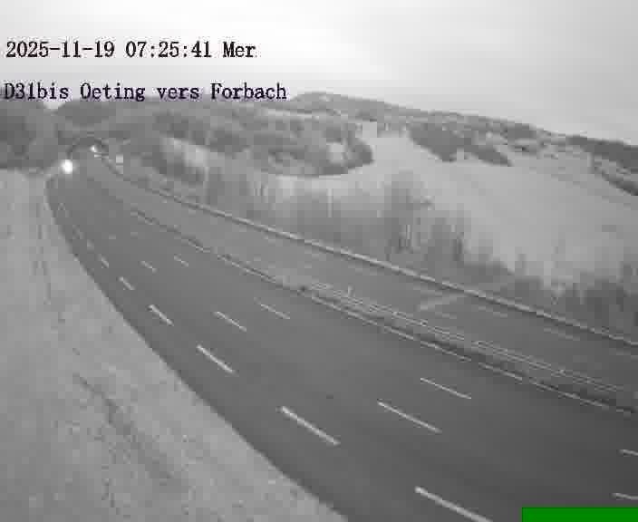 Caméra routière située sur D31bis (France) à Oeting, orientée vers Forbach, surveillant en continu la circulation locale et régionale.