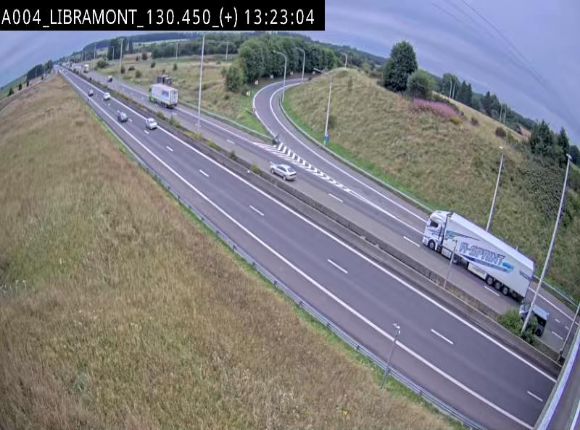 Webcam à Libramont sur l'E411 à la jonction avec la N89 menant vers Bouillon et la France. Vue orientée vers Arlon
