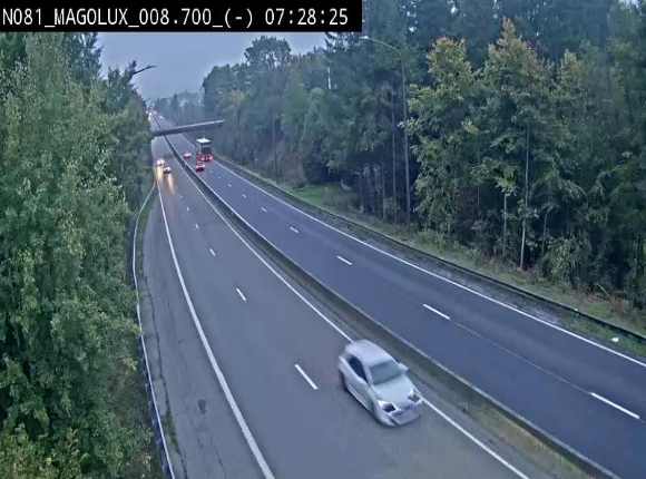 Webcam sur la N81 (E411) à hauteur de la jonction avec la N883. Vue orientée vers Arlon