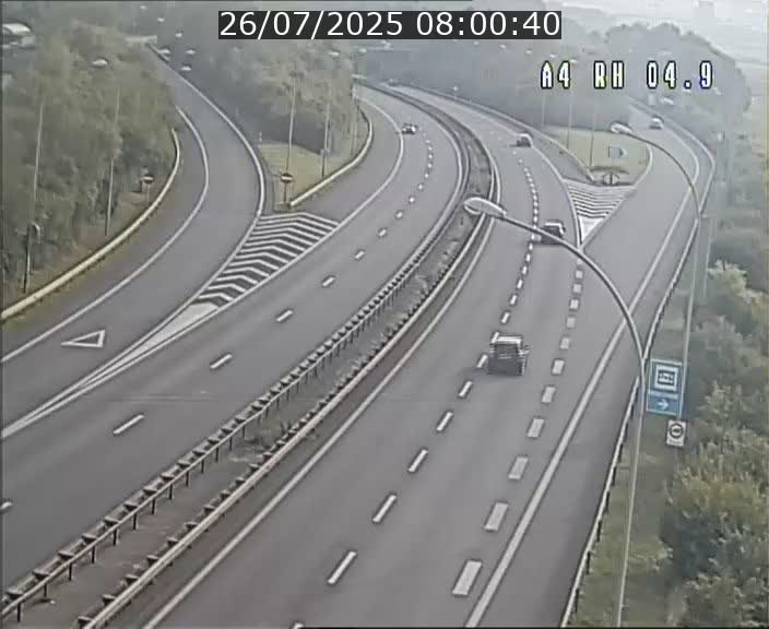 Traffic live webcam Luxembourg Leudelange - A4 - BK 4.9 - direction Luxembourg