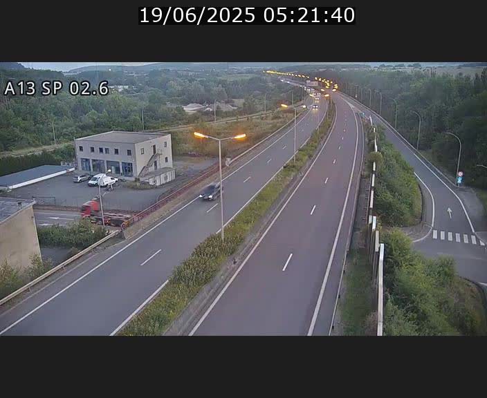 Traffic live webcam Luxembourg Sanem - A13 direction Pétange - BK 2.6