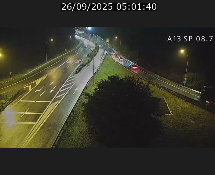 Traffic live webcam Luxembourg Jonction Lankelz - A13 direction Pétange - BK 8.7 
