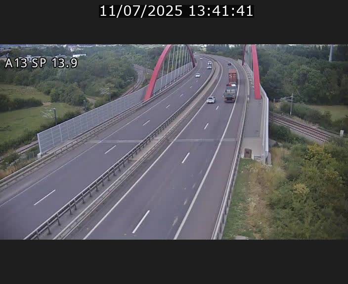 Traffic live webcam Luxembourg Kayl - A13 direction Esch-sur-Alzette/Luxembourg-ville - BK 13.9