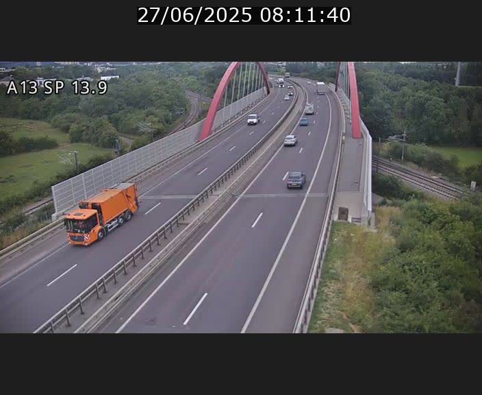 Traffic live webcam Luxembourg Kayl - A13 direction Esch-sur-Alzette/Luxembourg-ville - BK 13.9