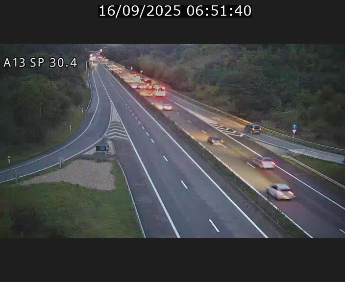 Traffic live webcam Luxembourg Altwies - A13 direction Luxembourg-ville - BK 30.4