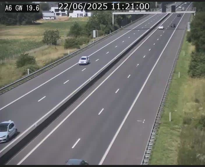 Traffic live webcam Luxembourg - Steinfort - A6 - BK 19.6 - direction Belgique