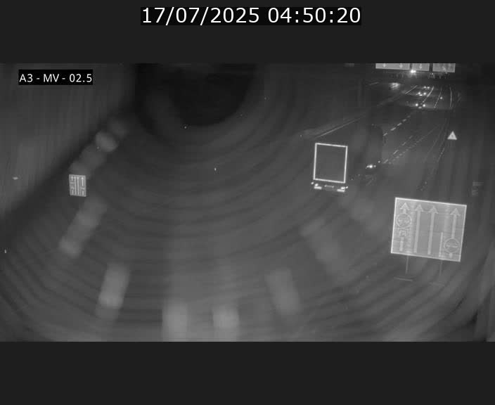 Webcam autoroute A3 au Luxembourg à proximité de la Croix de Gasperich. Vue orientée vers Luxembourg